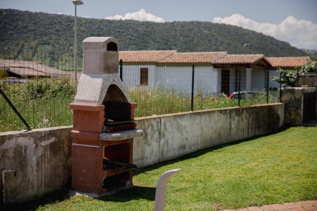 Le Residenze Di Baia Sant'Anna Villa Tanaunella Exterior photo