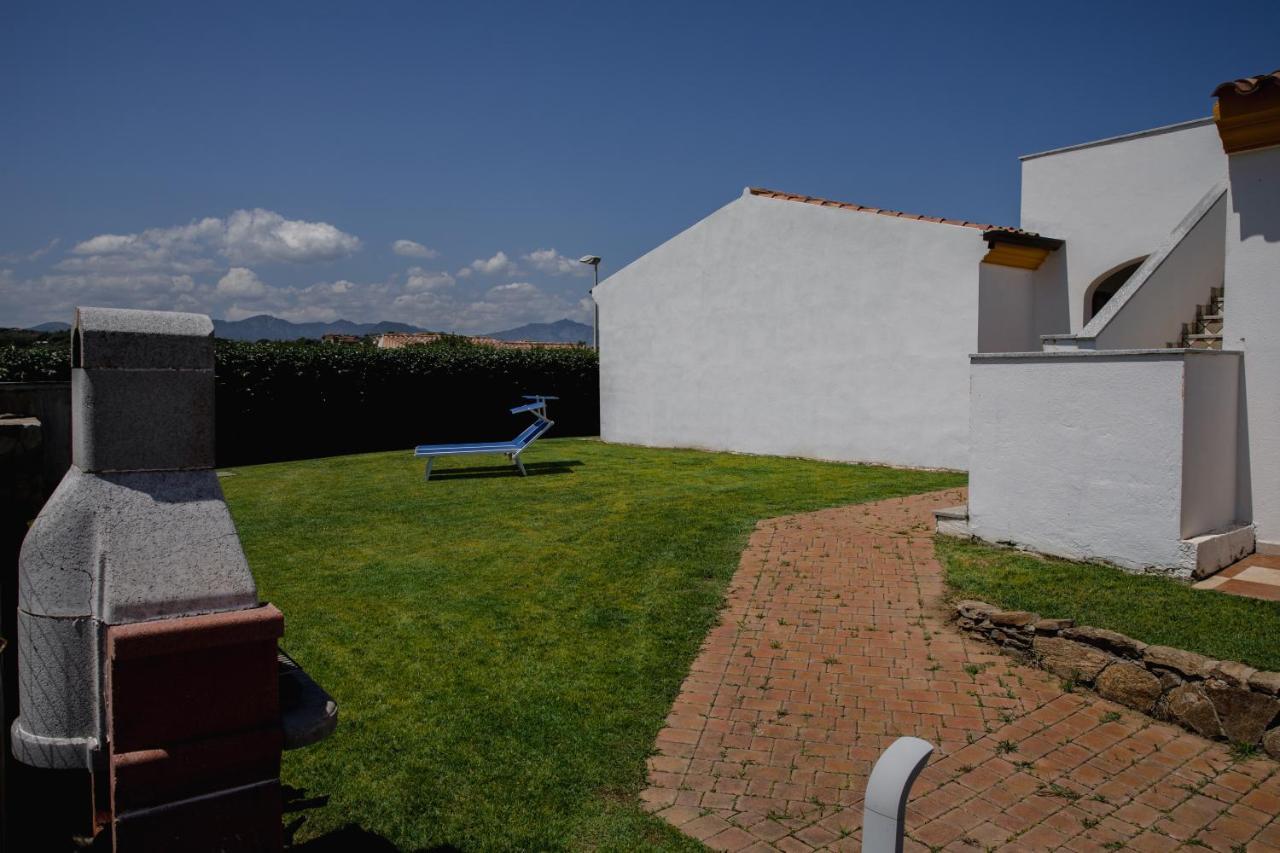 Le Residenze Di Baia Sant'Anna Villa Tanaunella Exterior photo